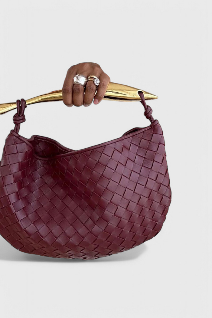 GERDA | WOVEN BAG WITH GOLDEN HANDLE