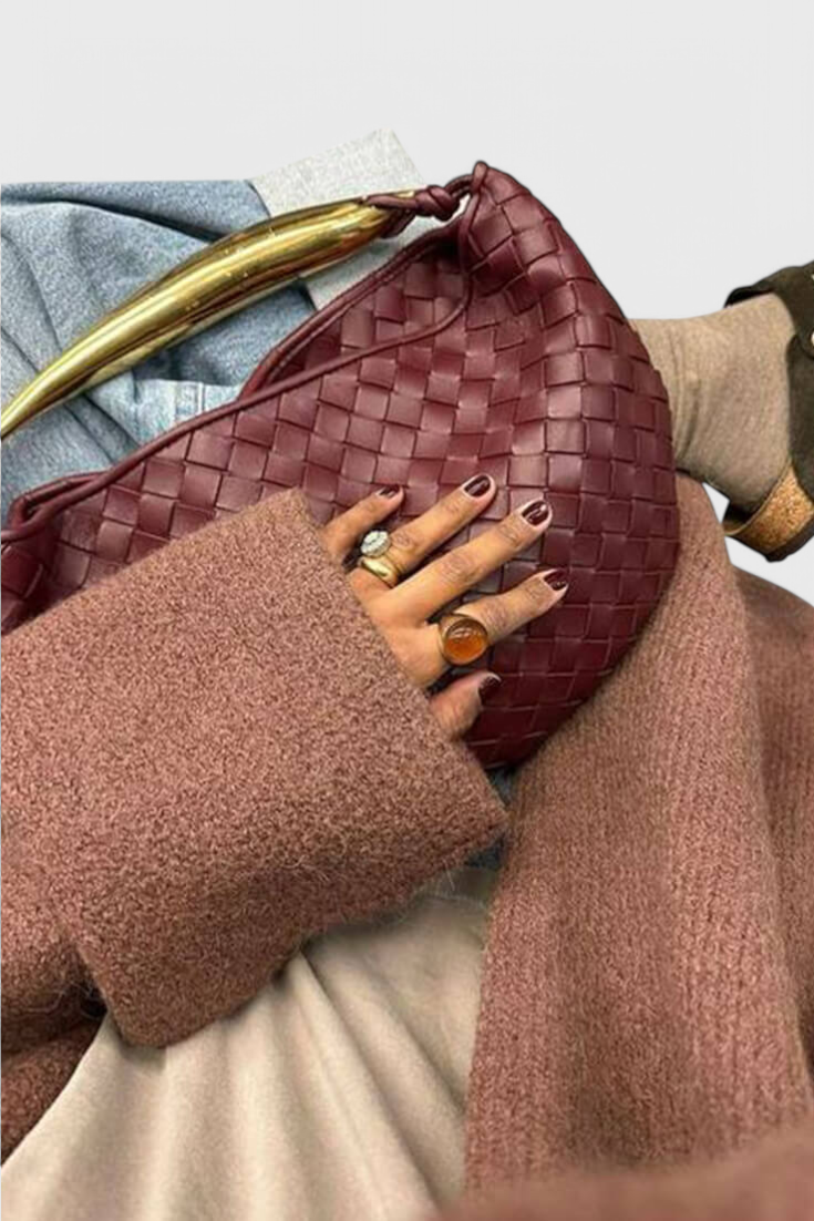 GERDA | WOVEN BAG WITH GOLDEN HANDLE